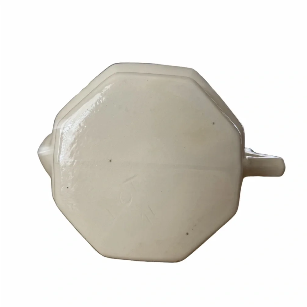 Vintage Style Ivory Ceramic Coffee Pot / Teapot – Unbranded